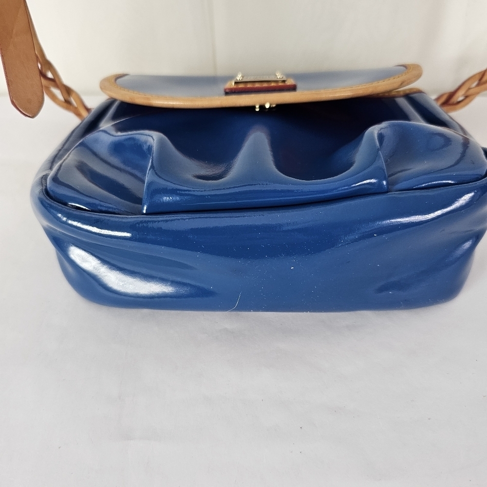 Dooney & Bourke Flap Pleated Crossbody bag ocean blue patent leather - Picture 6 of 14